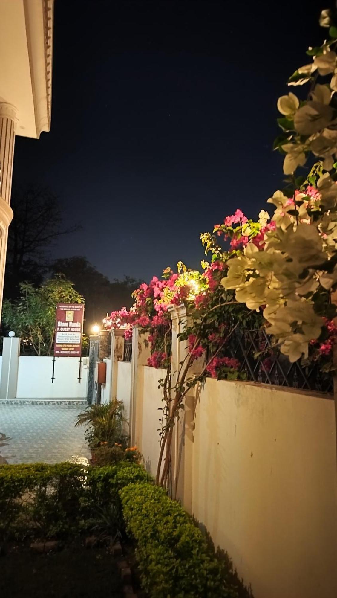 Shree Nanda Guest House Βαρανάσι Εξωτερικό φωτογραφία